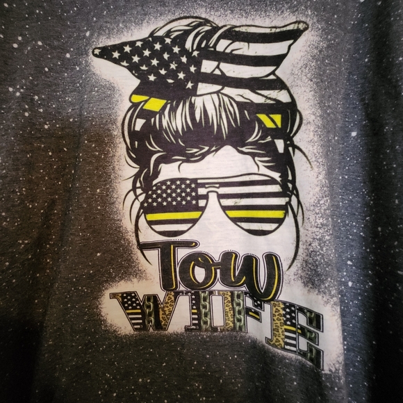 NWOT Tow Wife Yellow Line First Responder Gildan Softstyle Plus Size T Shirt - Picture 3 of 6